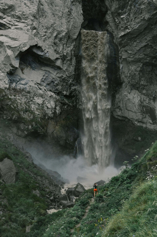 Волшебный водопад на ручье Спокойный